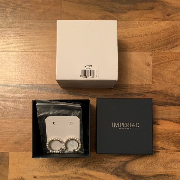 NEW IMPERIAL PEARLS STERLING SILVER
FRESHWATER PEARL HOOP
EARRINGS - Picture 2 of 5